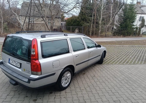 Volvo V70 cena 9950 przebieg: 390000, rok produkcji 2004 z Świdwin małe 106